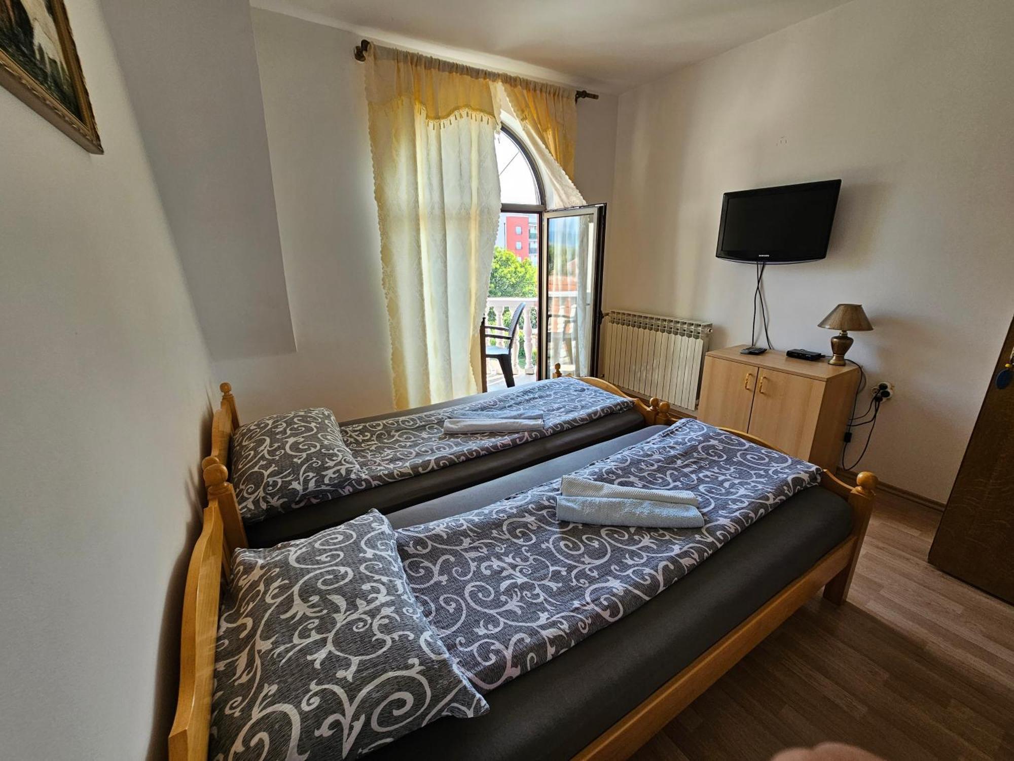 Hotel Aleks Sobe à Banja Koviljača Extérieur photo