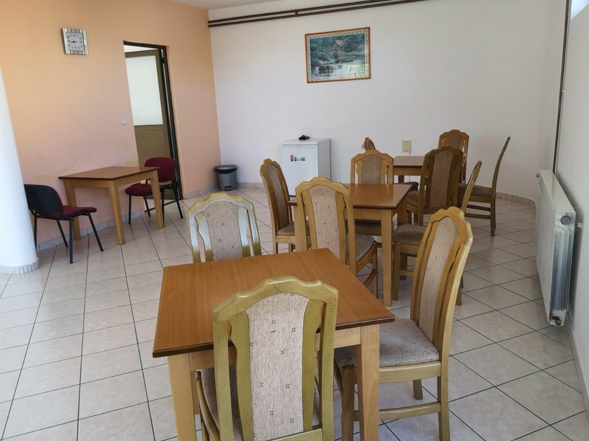 Hotel Aleks Sobe à Banja Koviljača Extérieur photo